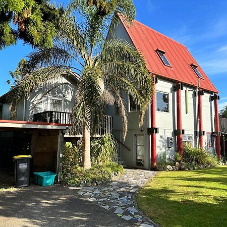 Cooks Beach Holiday Home Exterior photo